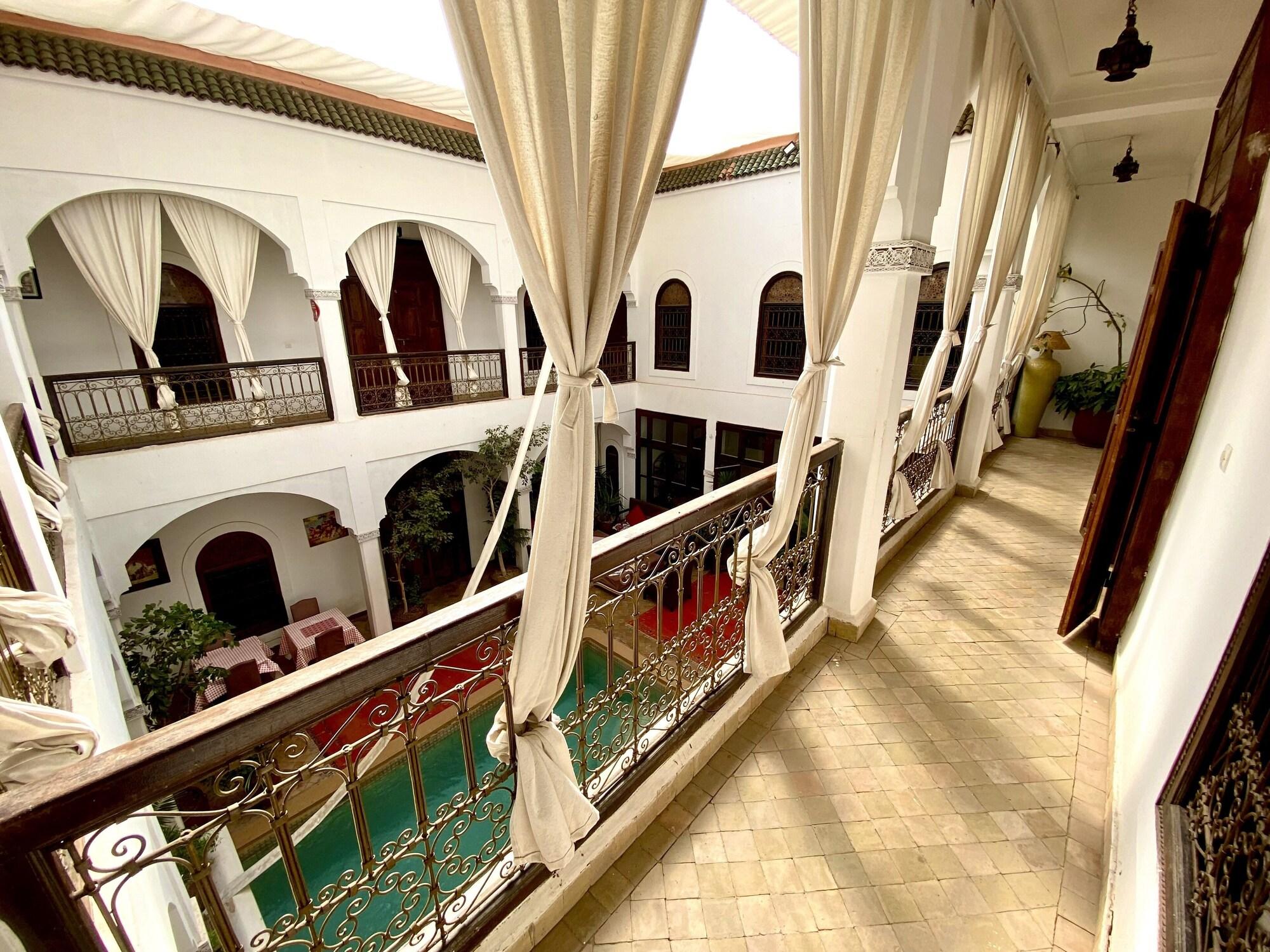 Vista Exterior Riad Mandalay
