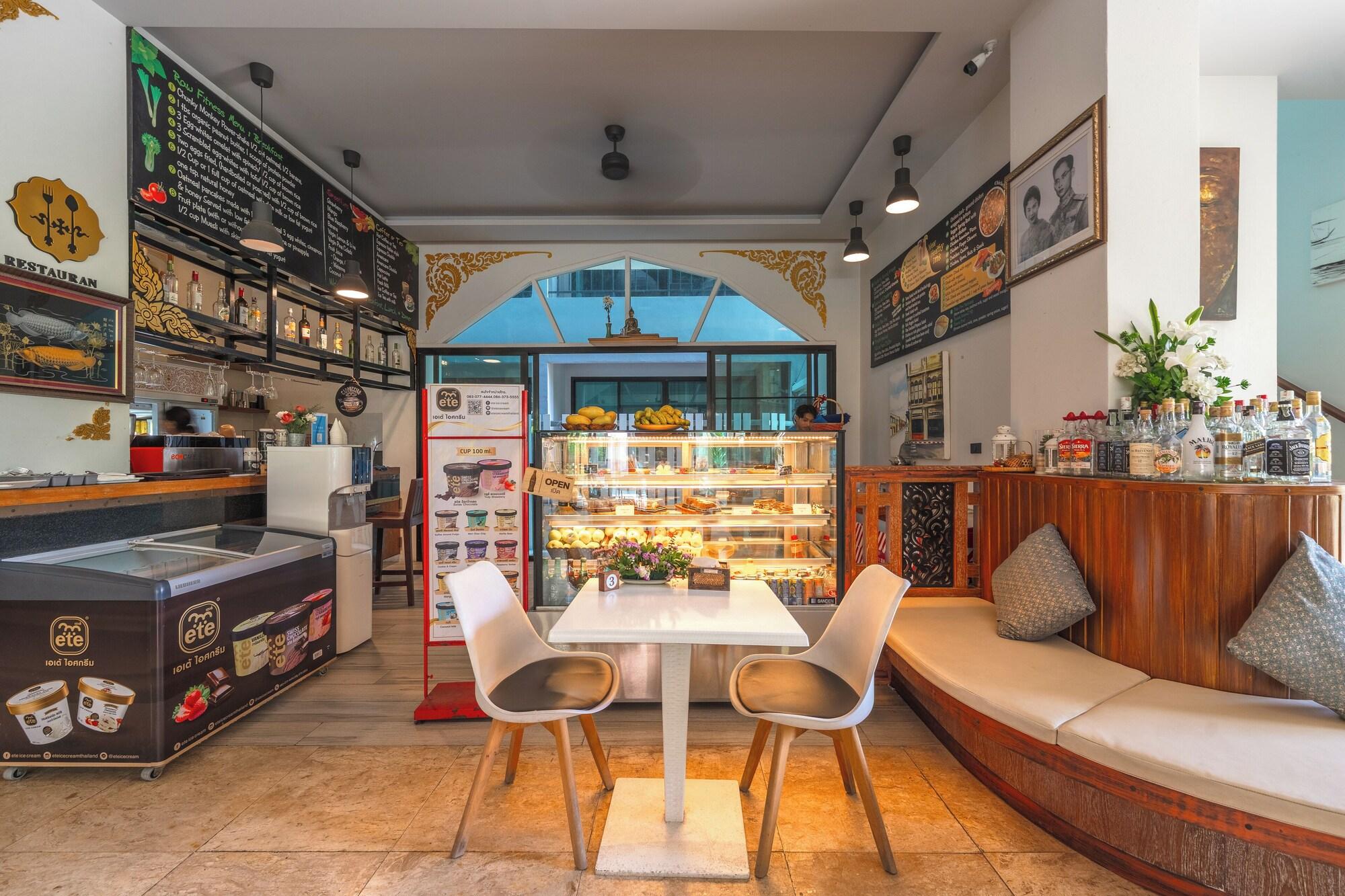 Restaurant Coco Paradiso Phuket Hotel