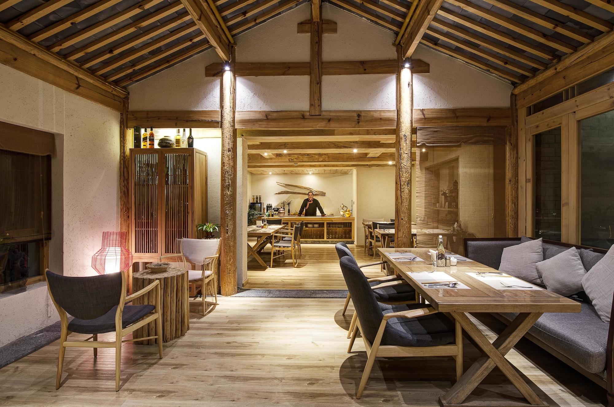 Restaurant Arro Khampa by Zinc Journey Lijiang