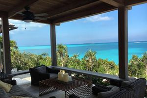 Alquiler Vacacional - Exuma Hawksbill House 3 King Bdrms, 3 .5 bathrooms - 2+acers Gated Water Front!