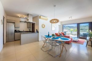 Alquiler Vacacional - Green View Delight Chic Blue Bay Apartment