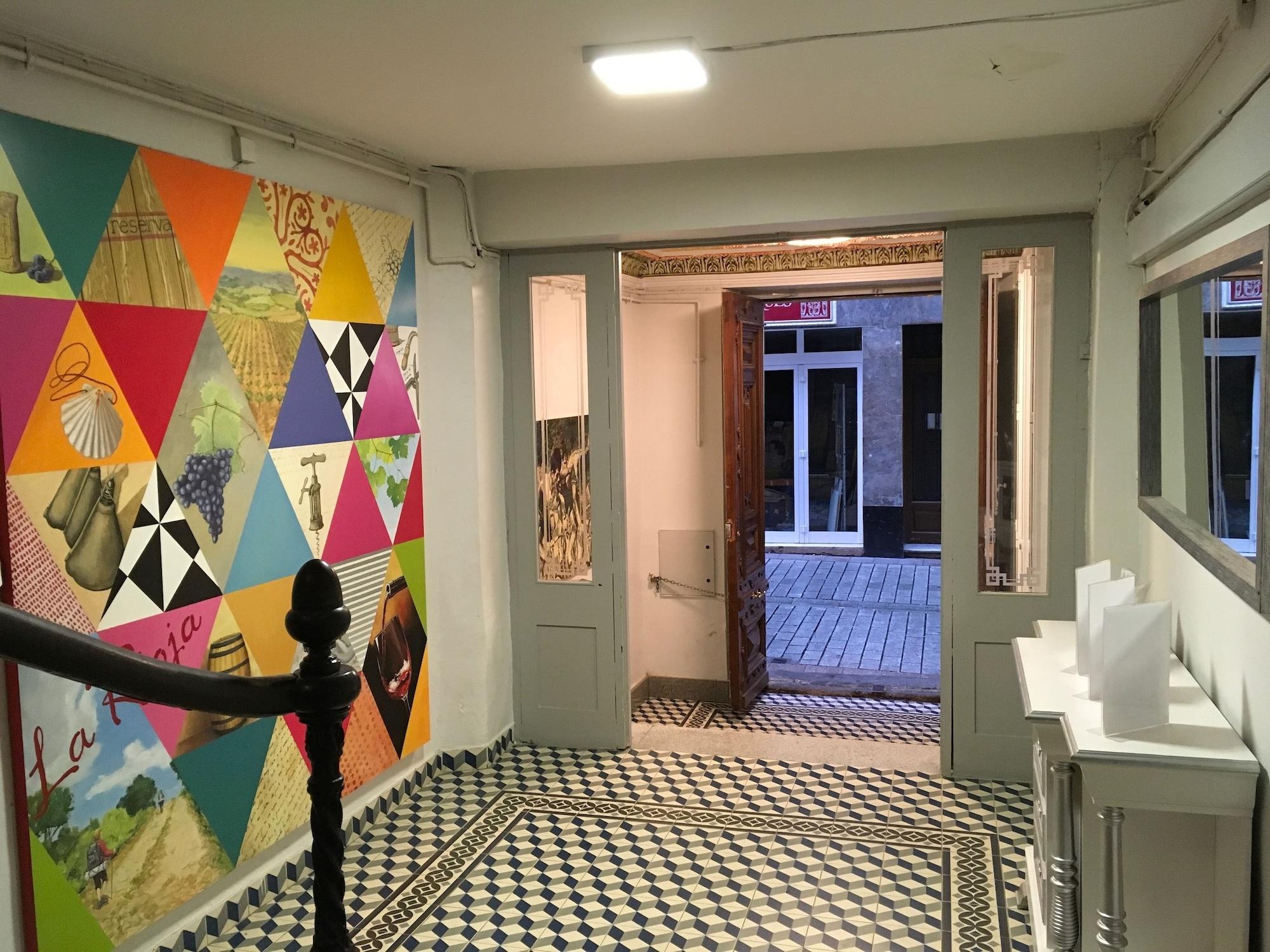 Vista Lobby Pensión La Bilbaina - Albergue Logroño