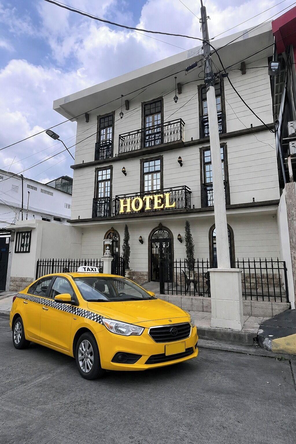 Vista Exterior Hotel The Royalty Inn