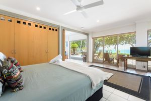 Alquiler Vacacional - Tali Beachfront Retreat – Luxury & Seclusion at Oak Beach