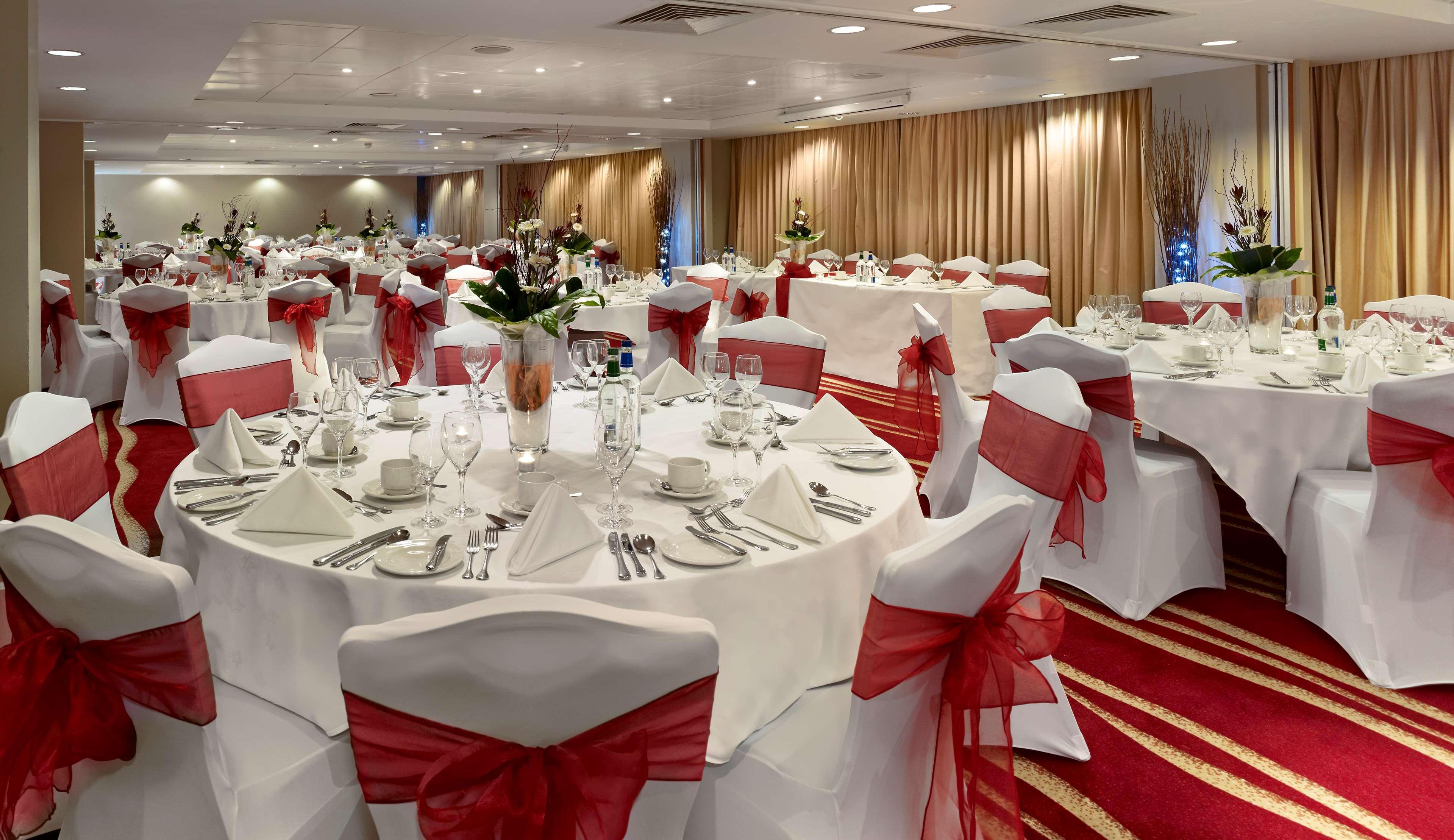 Vista Exterior Park Plaza Nottingham
