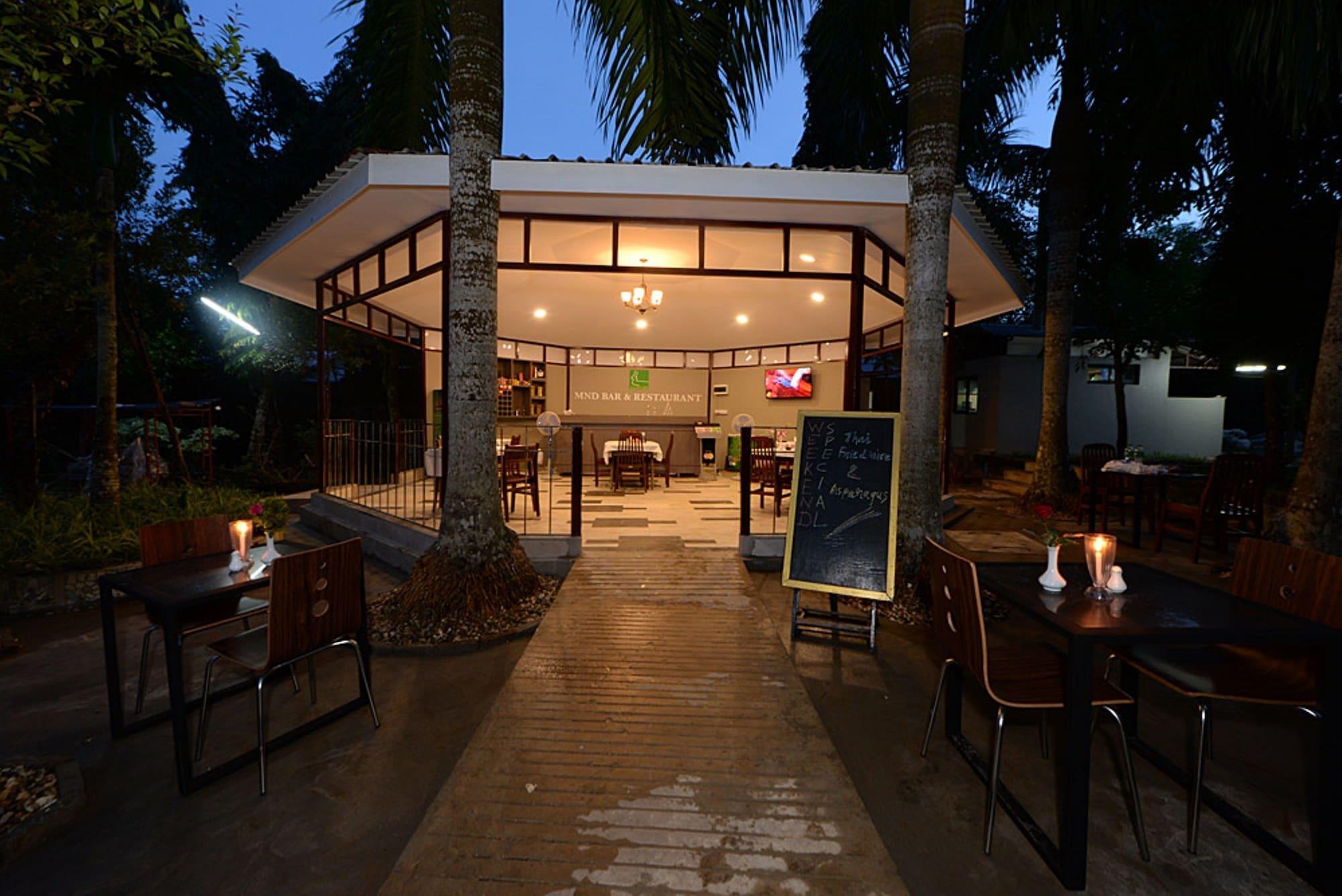 Varios Min Nandar Garden Hotel