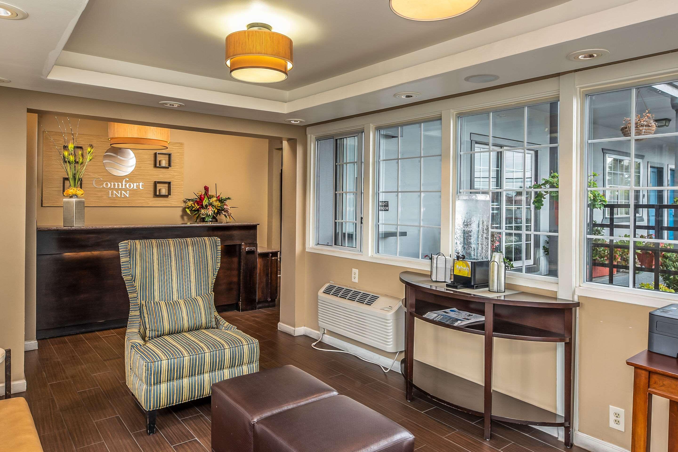 Vista Lobby Blu Pacific Hotel