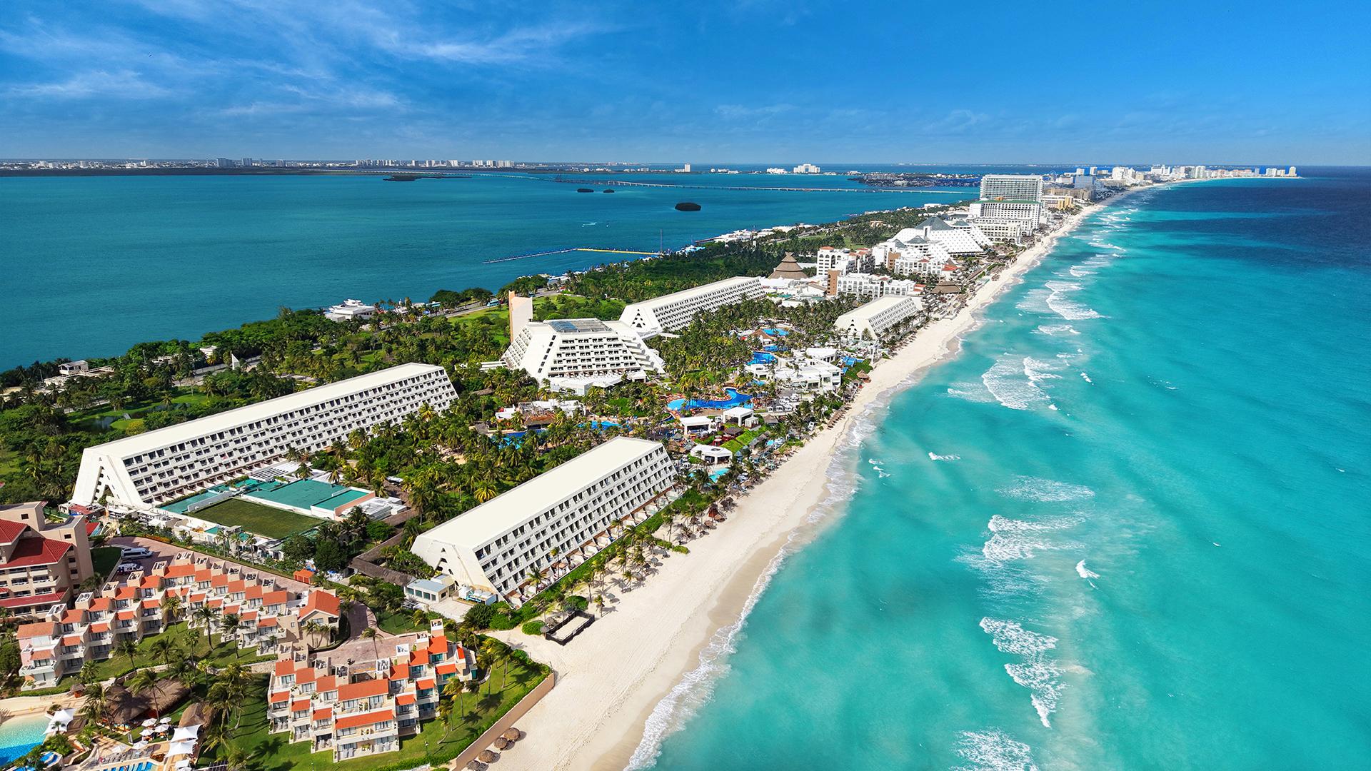 Vista Exterior The Grand Oasis Cancún All Inclusive