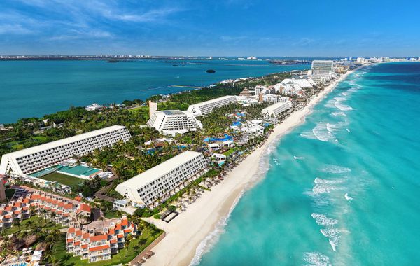 The Grand Oasis Cancún All Inclusive