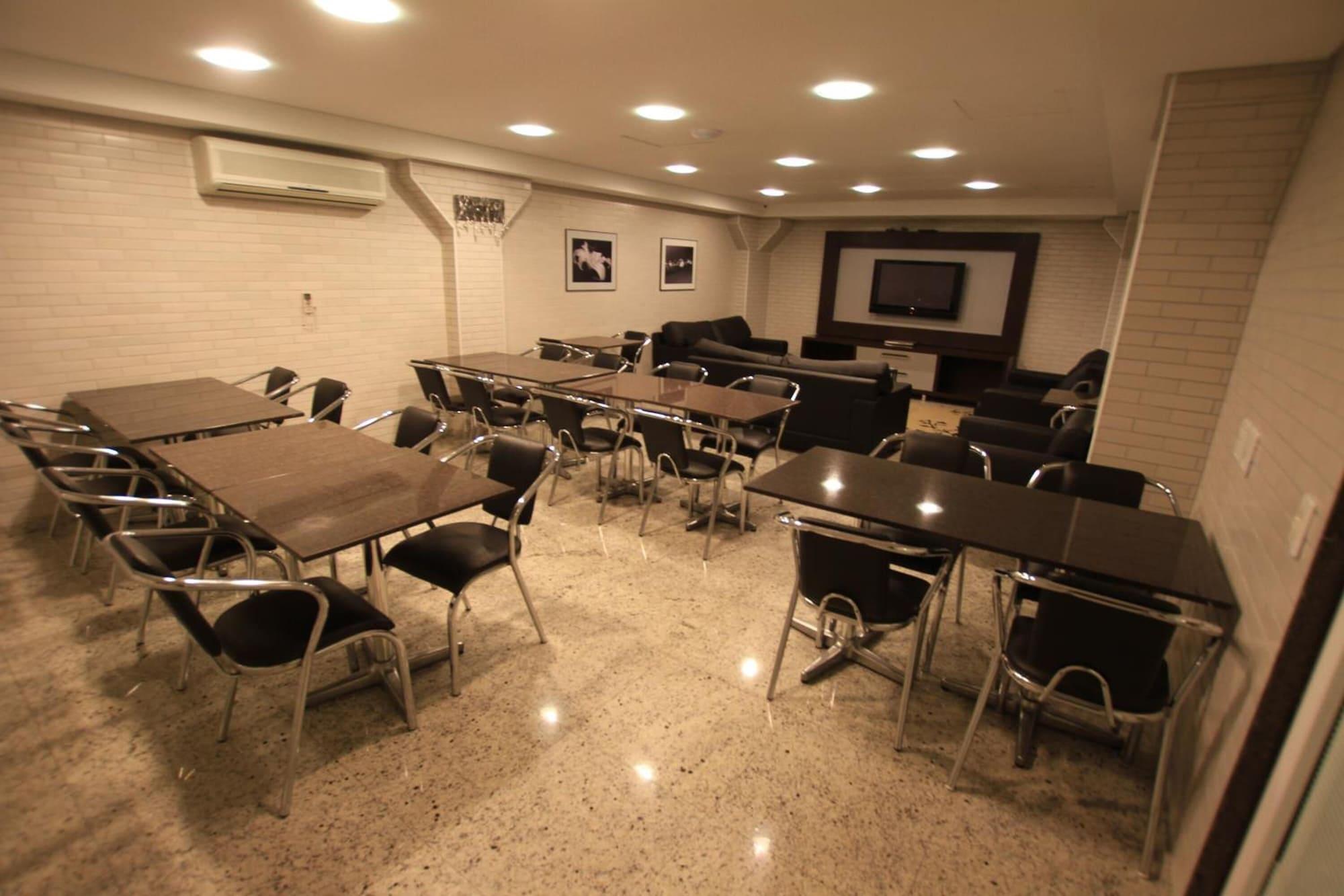 Sala de Reuniones Hotel Confiance Batel