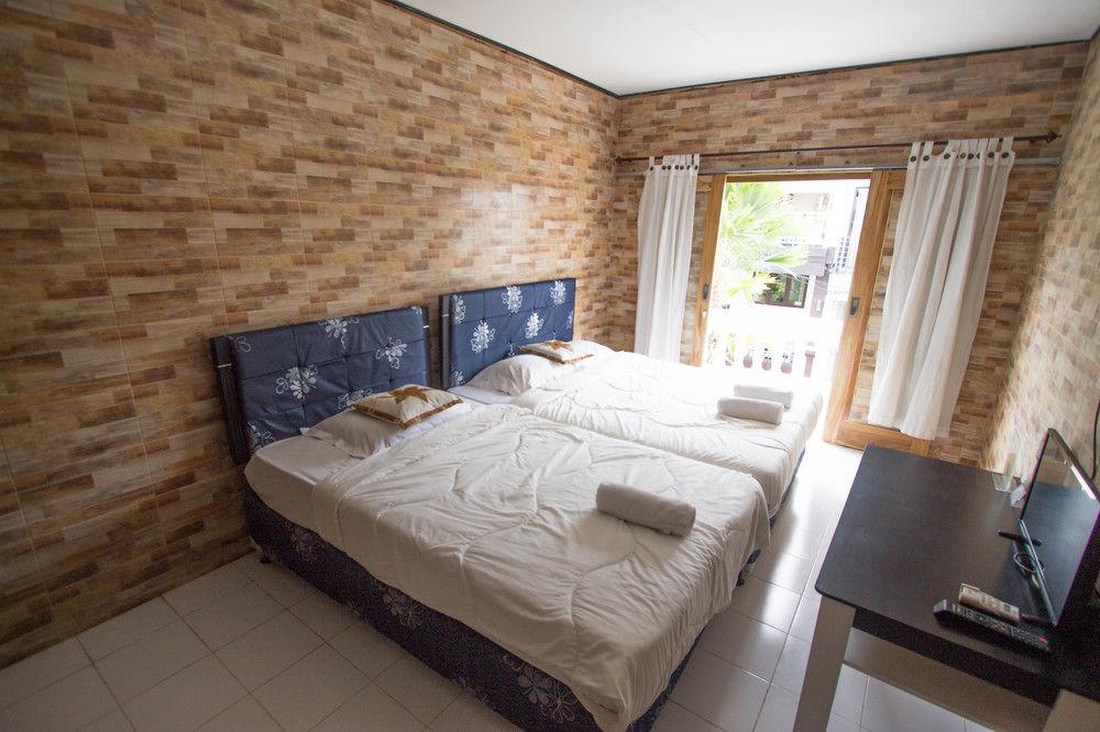 Varios Clamonic House