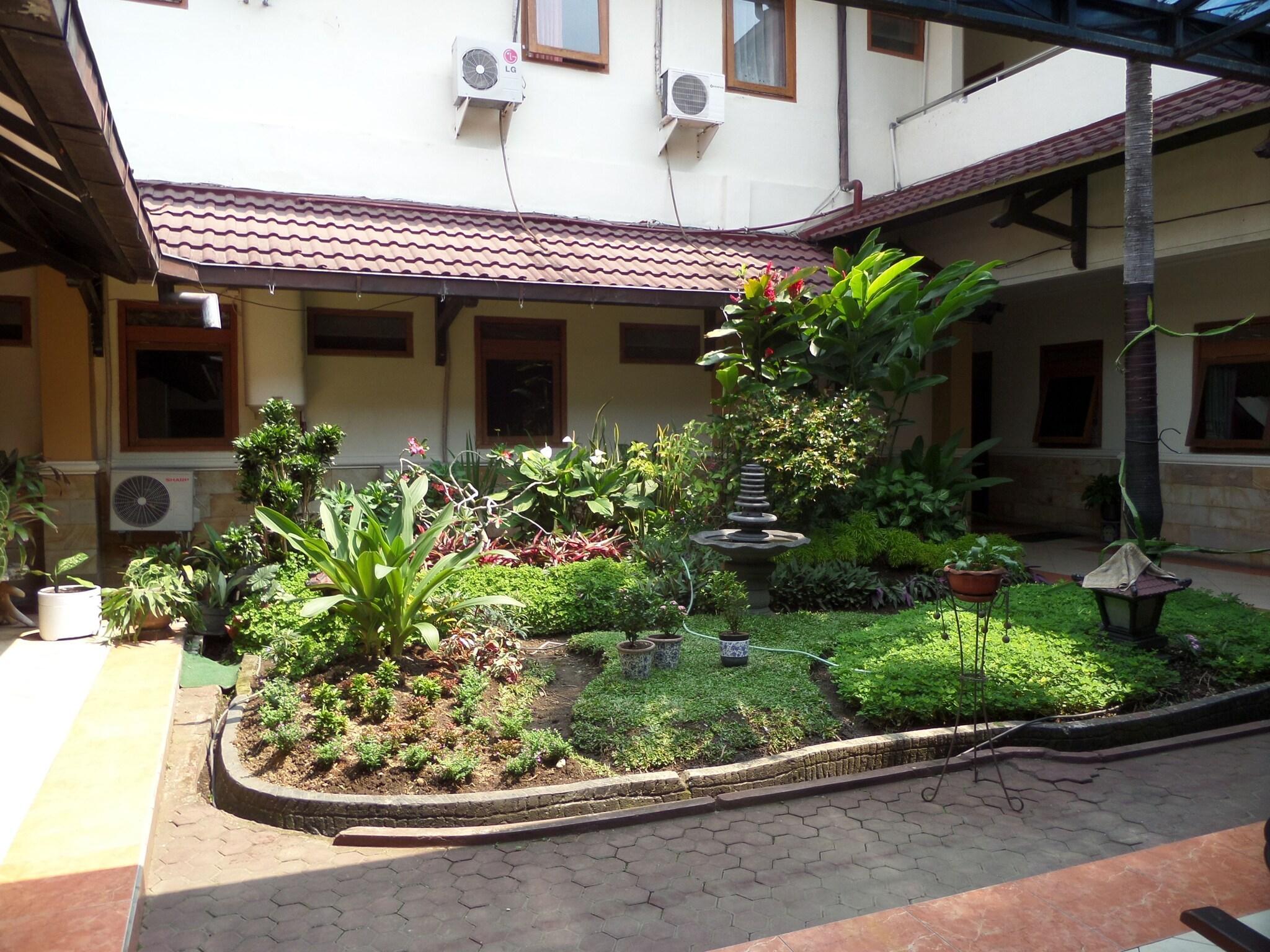 Vista Exterior Hotel Armi