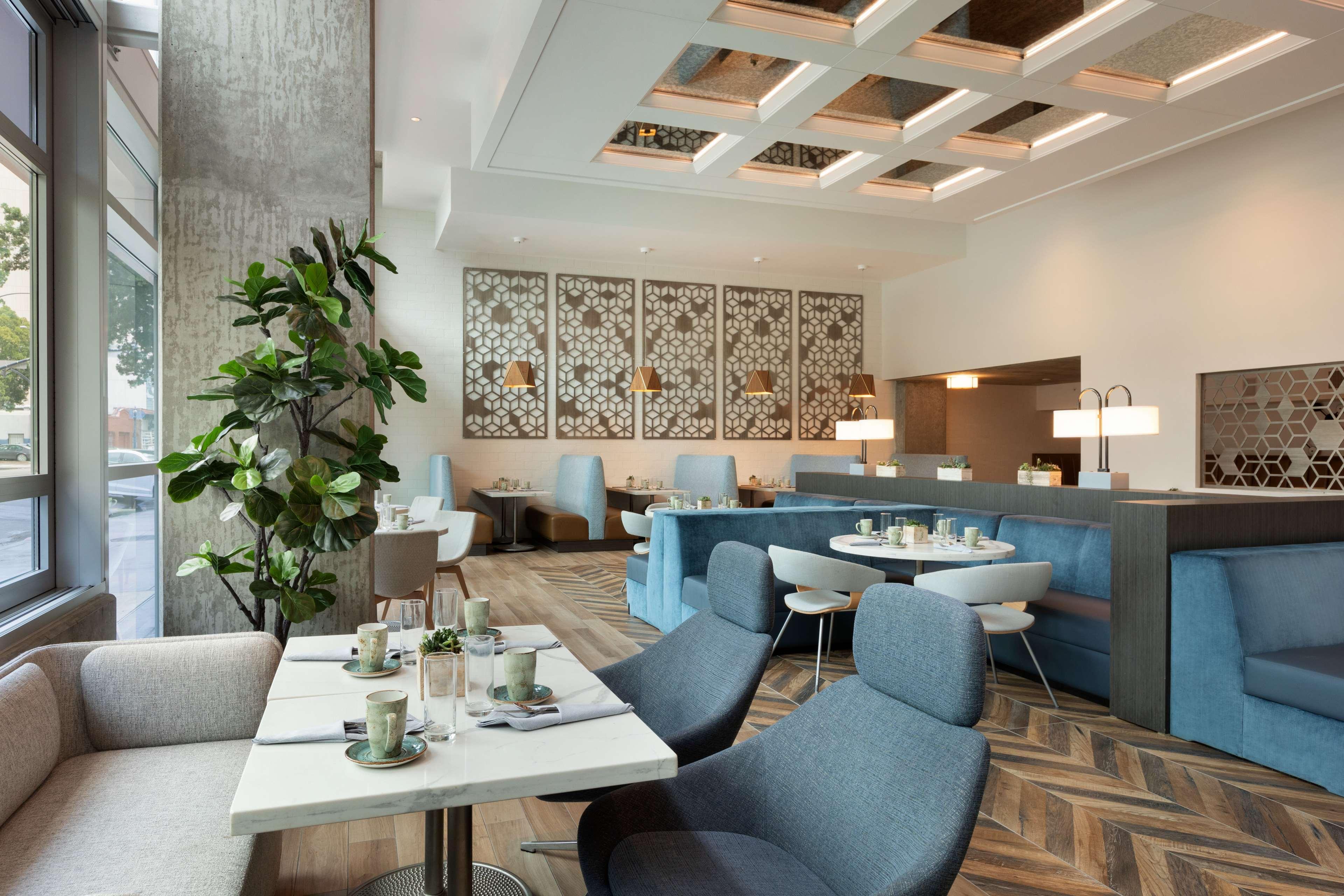 Restaurant Carte Hotel San Diego Downtown, Curio Collection by Hilton