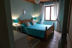 Alojamiento - Quiet location with great views. Games room. Patio, large garden.