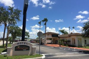 Alojamiento - Rodeway Inn Sun City Center