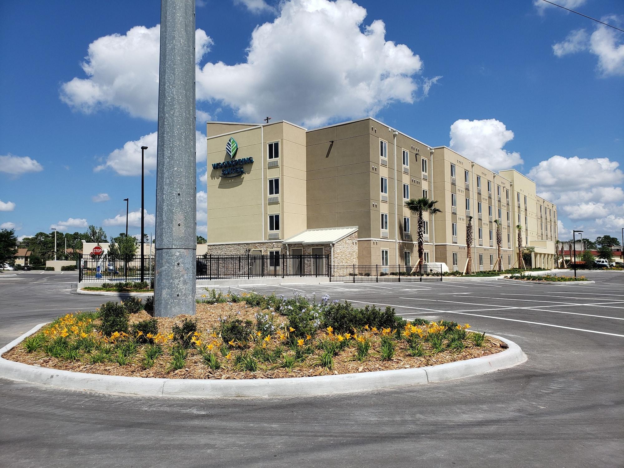 Vista Exterior WoodSpring Suites Orlando International Drive