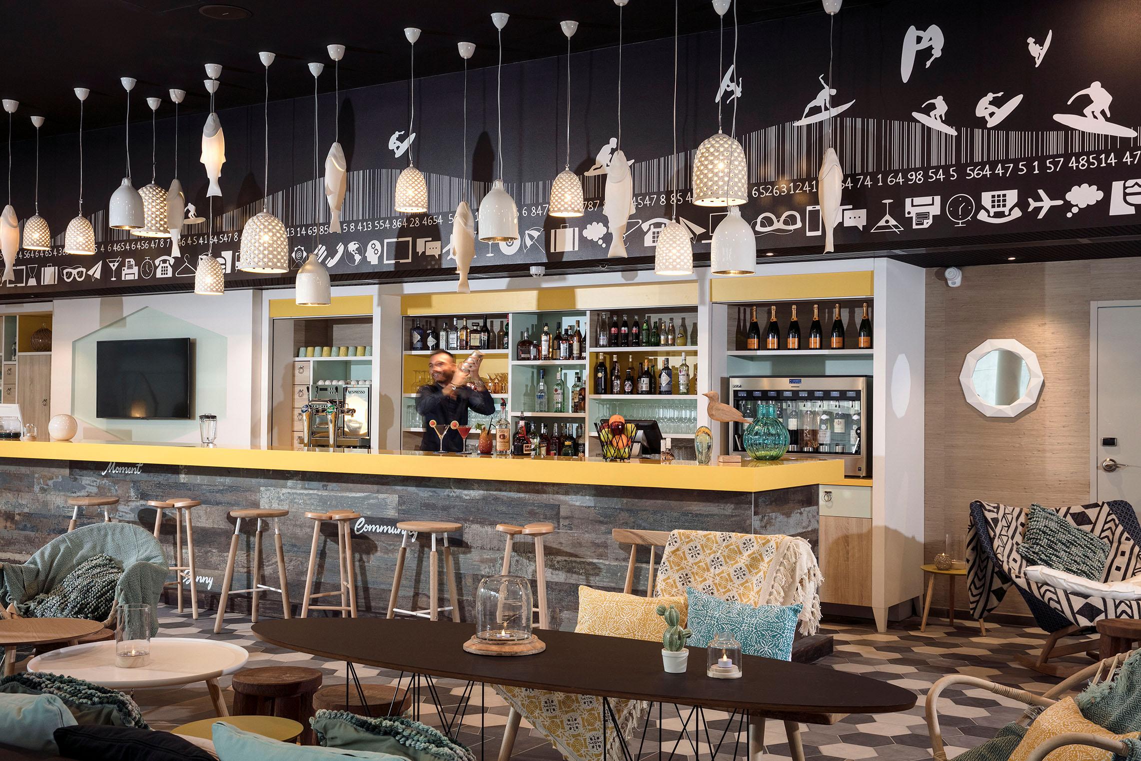 Bar/Salón Hampton by Hilton Paris Clichy