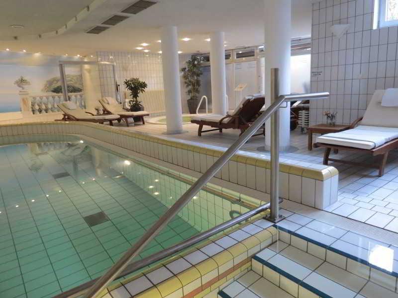 Vista Piscina Residenz Hotel am Festspielhaus