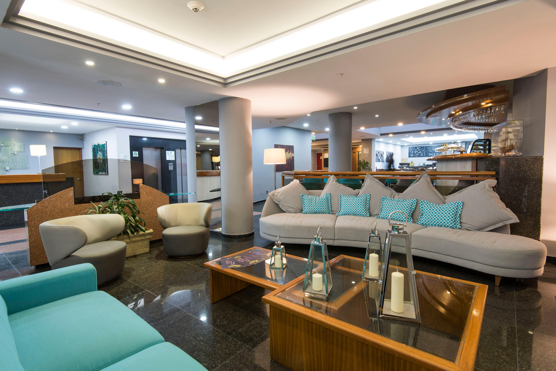 Vista Exterior Holiday Inn Montevideo by IHG