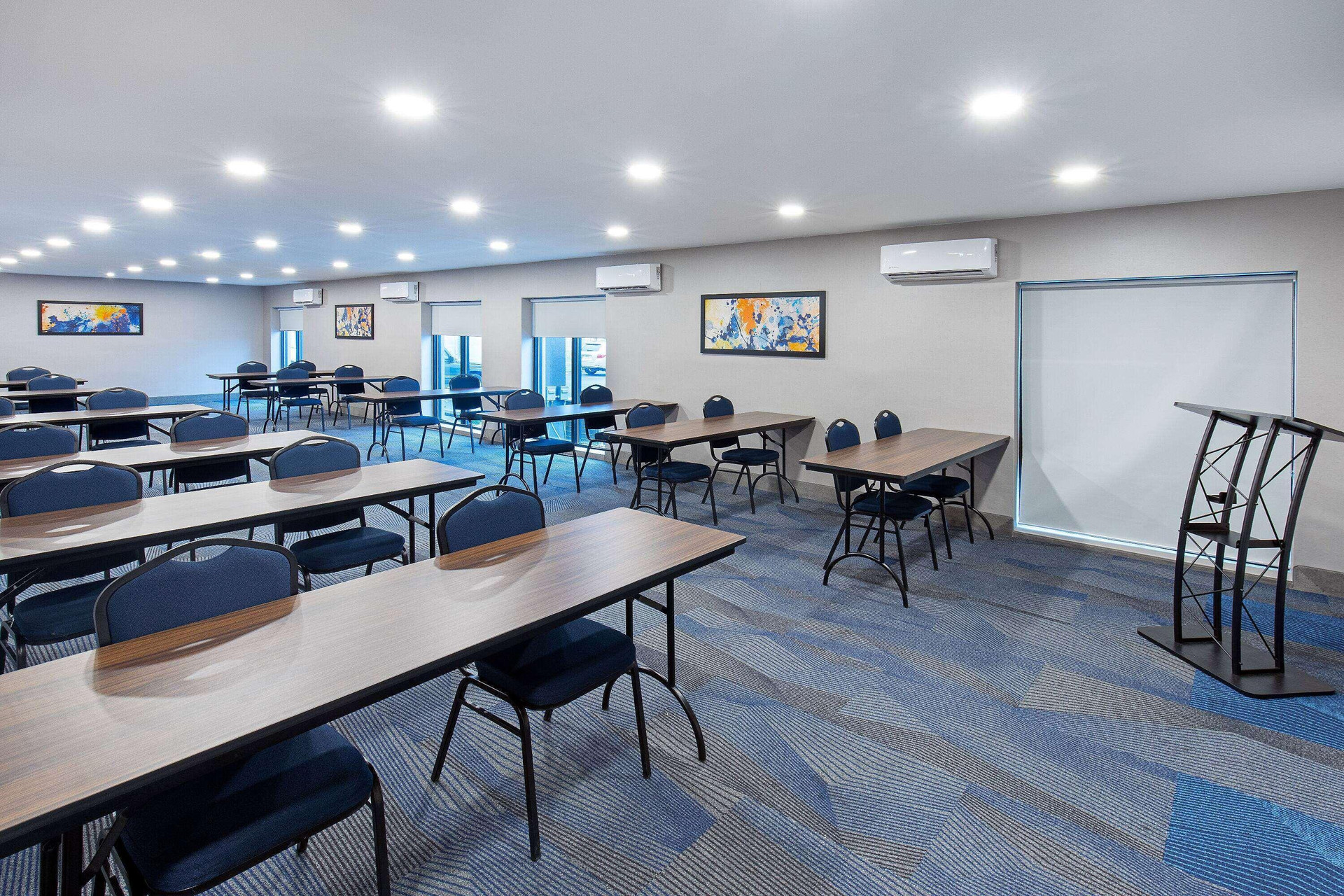 Centro de Negocios La Quinta Inn & Suites by Wyndham Nashville Airport