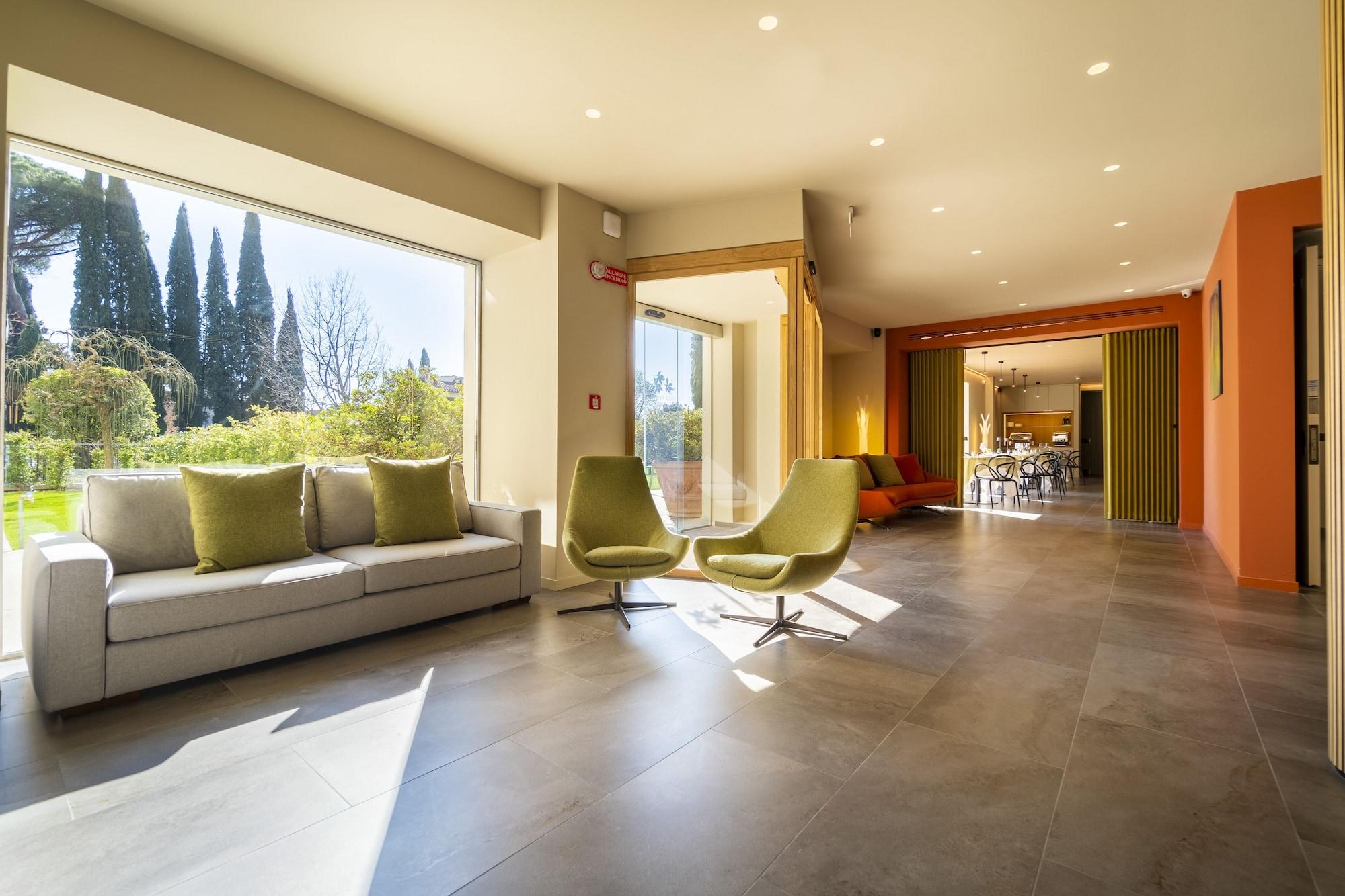 Vista Lobby Villa Neroli