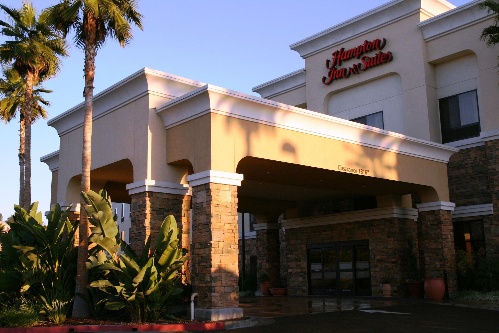 Vista Exterior Hampton Inn & Suites Chino Hills