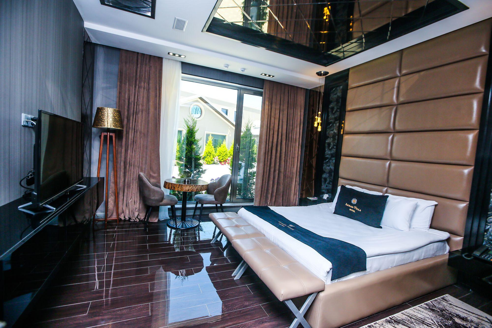 Varios Armada Villa Hotel