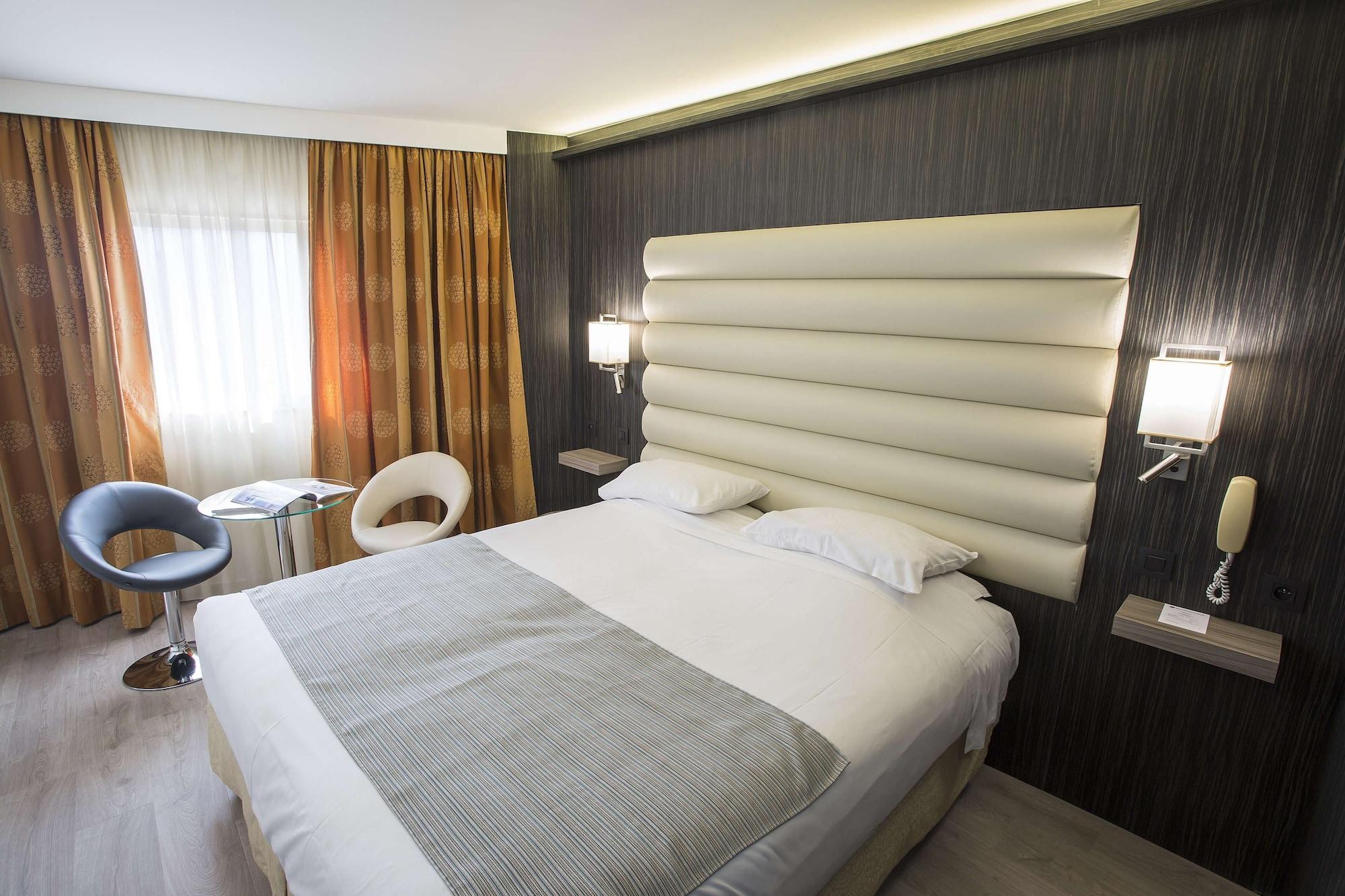 Habitación Best Western Plus Cannes Riviera