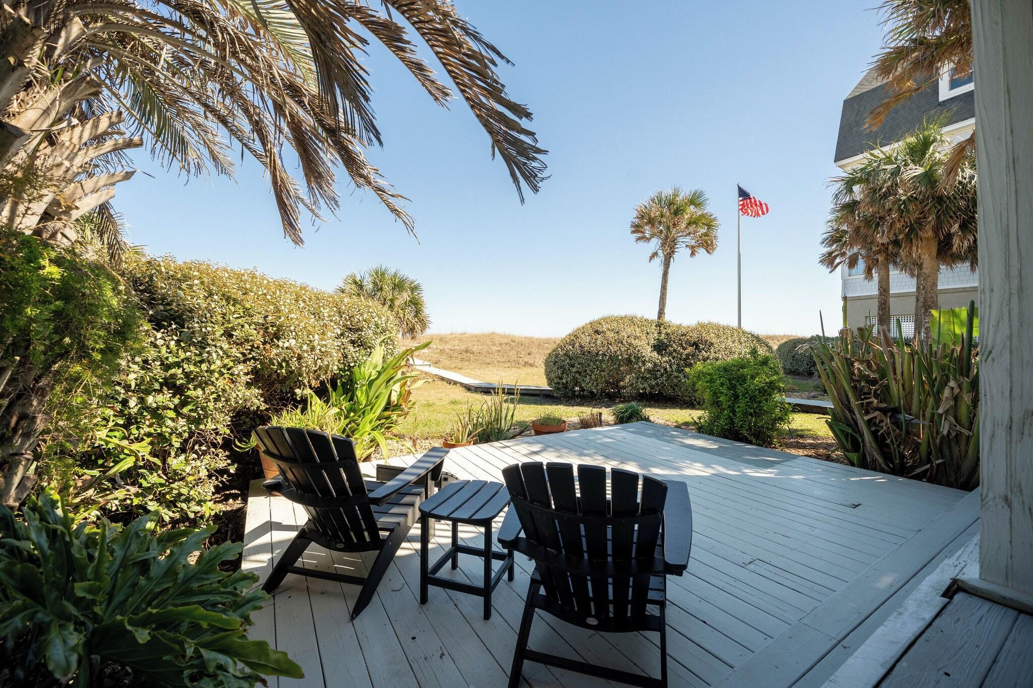 Varios Elizabeth Pointe Lodge