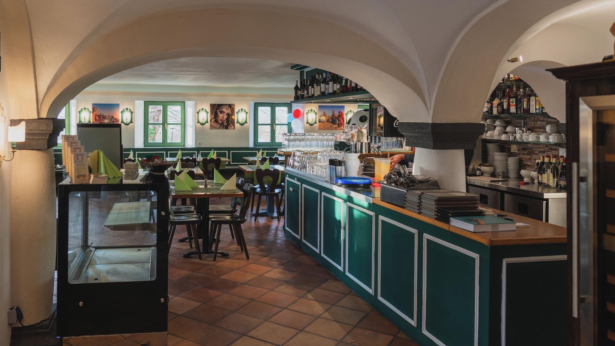 Vista Lobby Hotel Restaurant Taverna