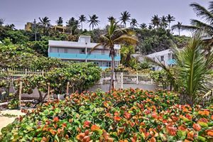 Alquiler Vacacional - Tropical Caribbean Bungalow w/ Ocean Views & Pool