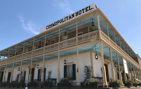 Cosmopolitan Hotel & Restaurant