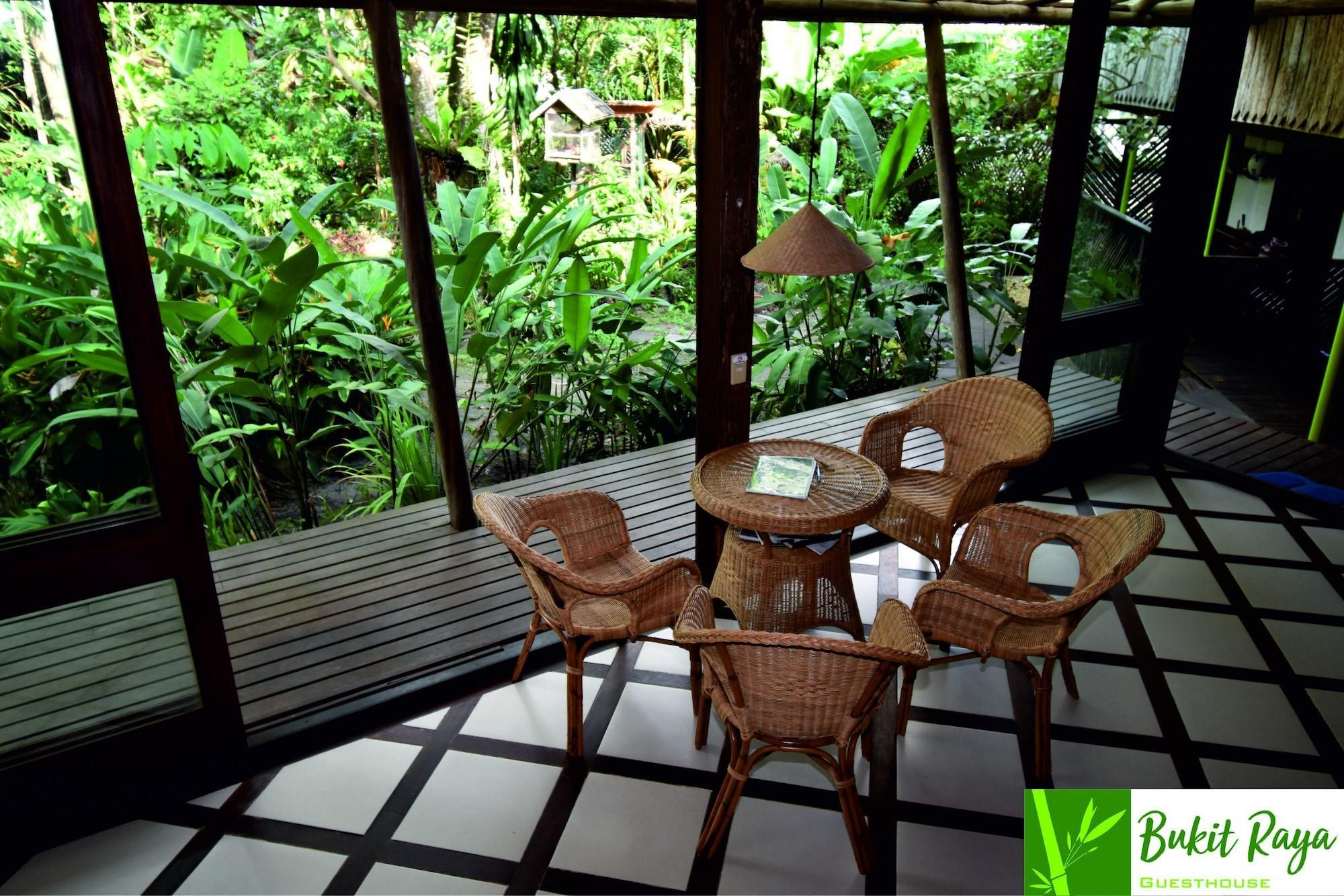 Vista Lobby Bukit Raya Guesthouse