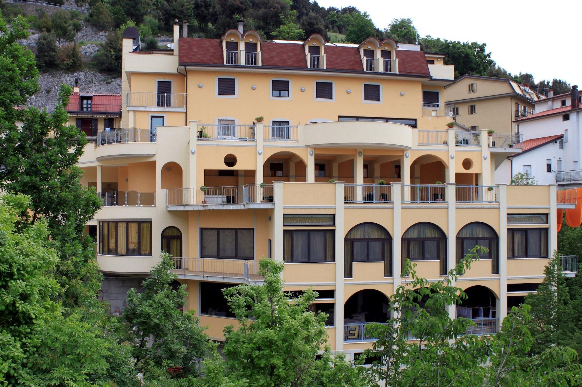 Vista Exterior Hotel Sette e Mezzo