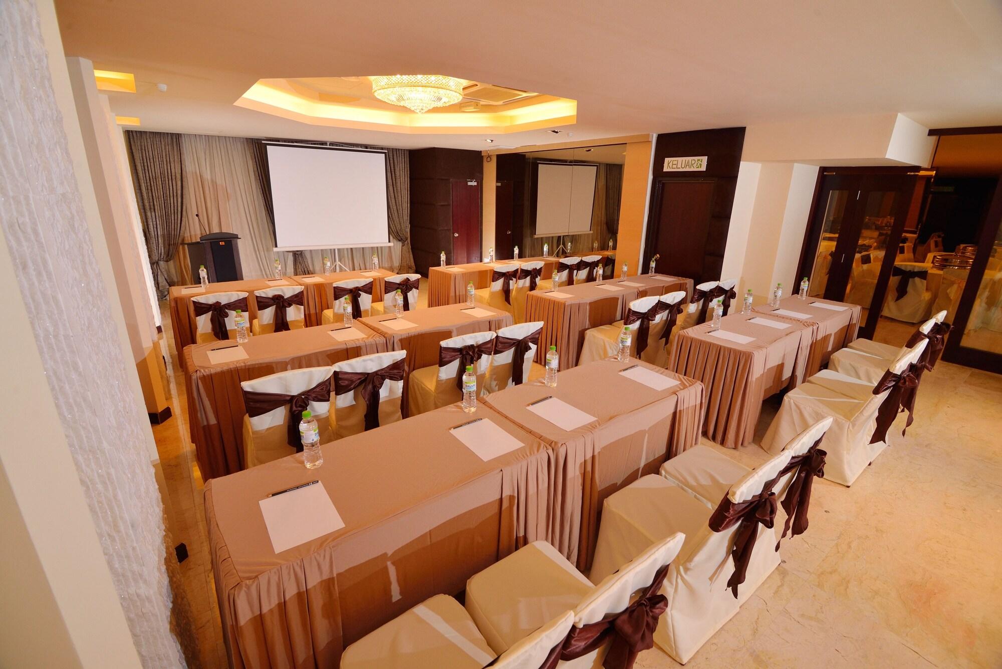 Sala de Reuniones Media Hotel