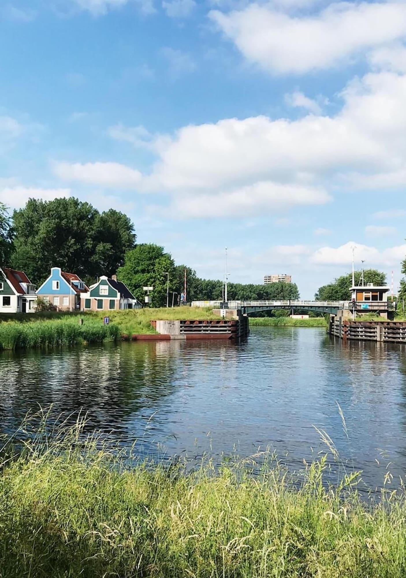 Varios SWEETS - Buiksloterdraaibrug