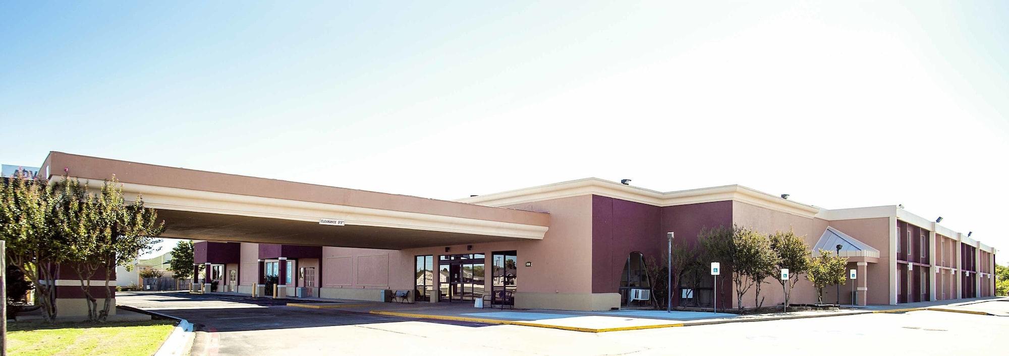 Vista Exterior Express Inn & Suites