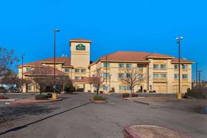 Alojamiento - La Quinta Inn & Suites by Wyndham Albuquerque Midtown