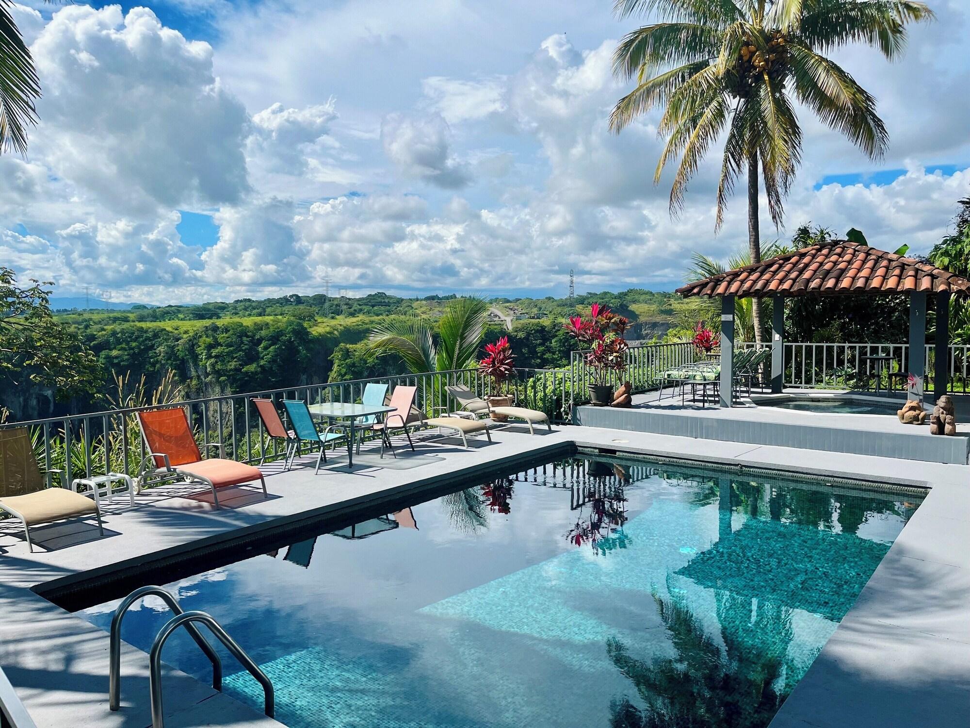 Vista da piscina Vista Canyon Inn