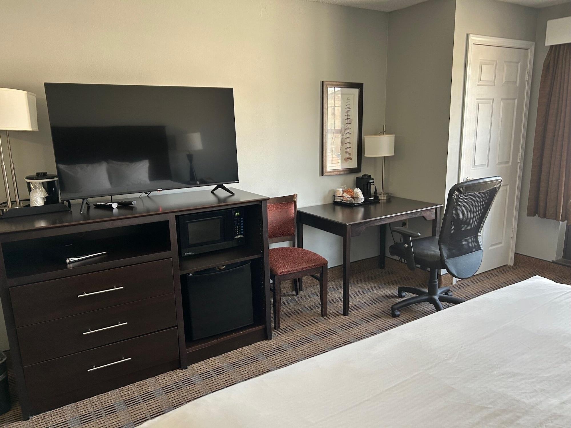 Habitación AmericInn by Wyndham Ottumwa