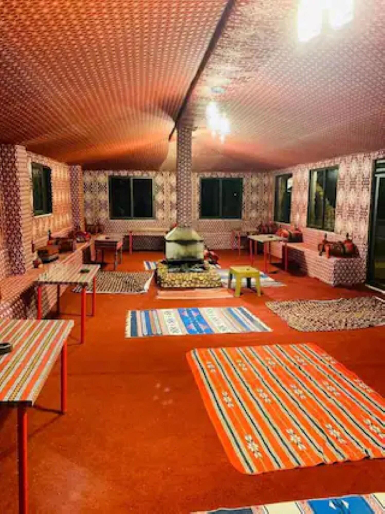 Vista Lobby Moon light Camp