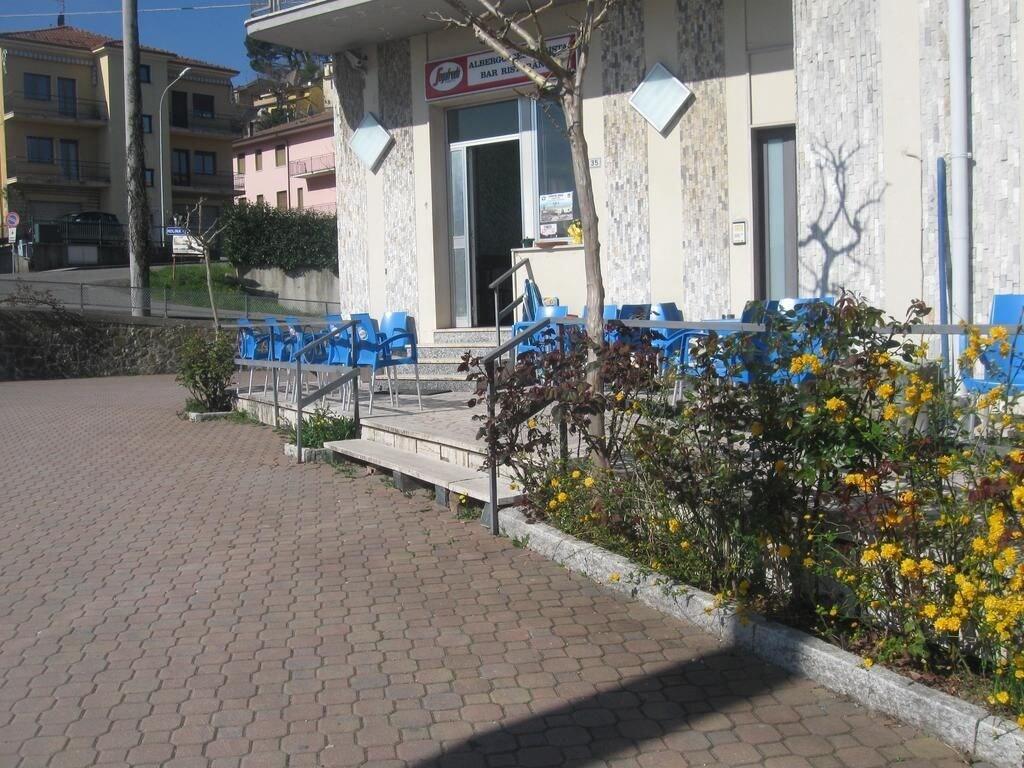 Vista Exterior Albergo Del Turista