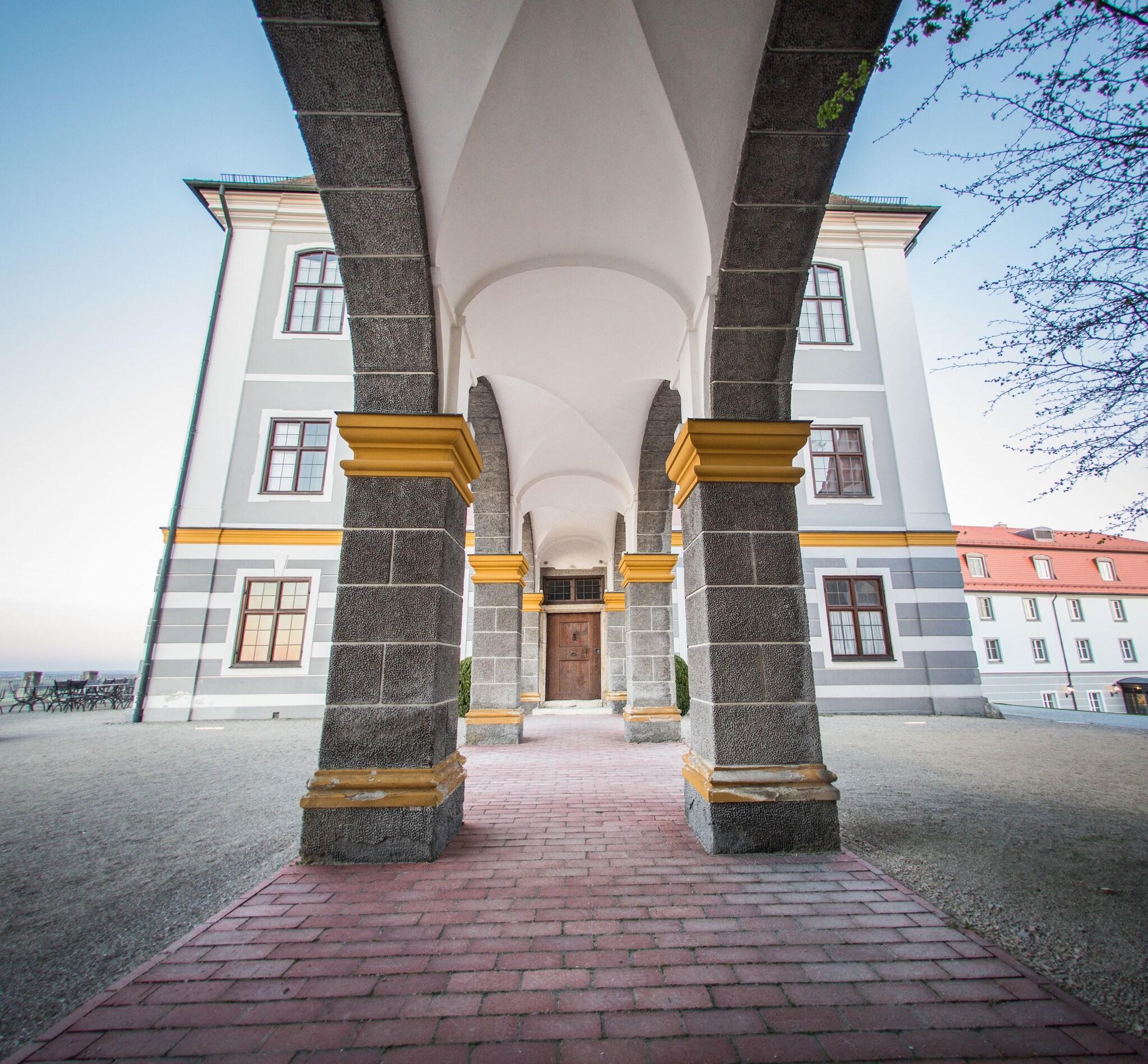 Vista Exterior Hotel Schloss Leitheim