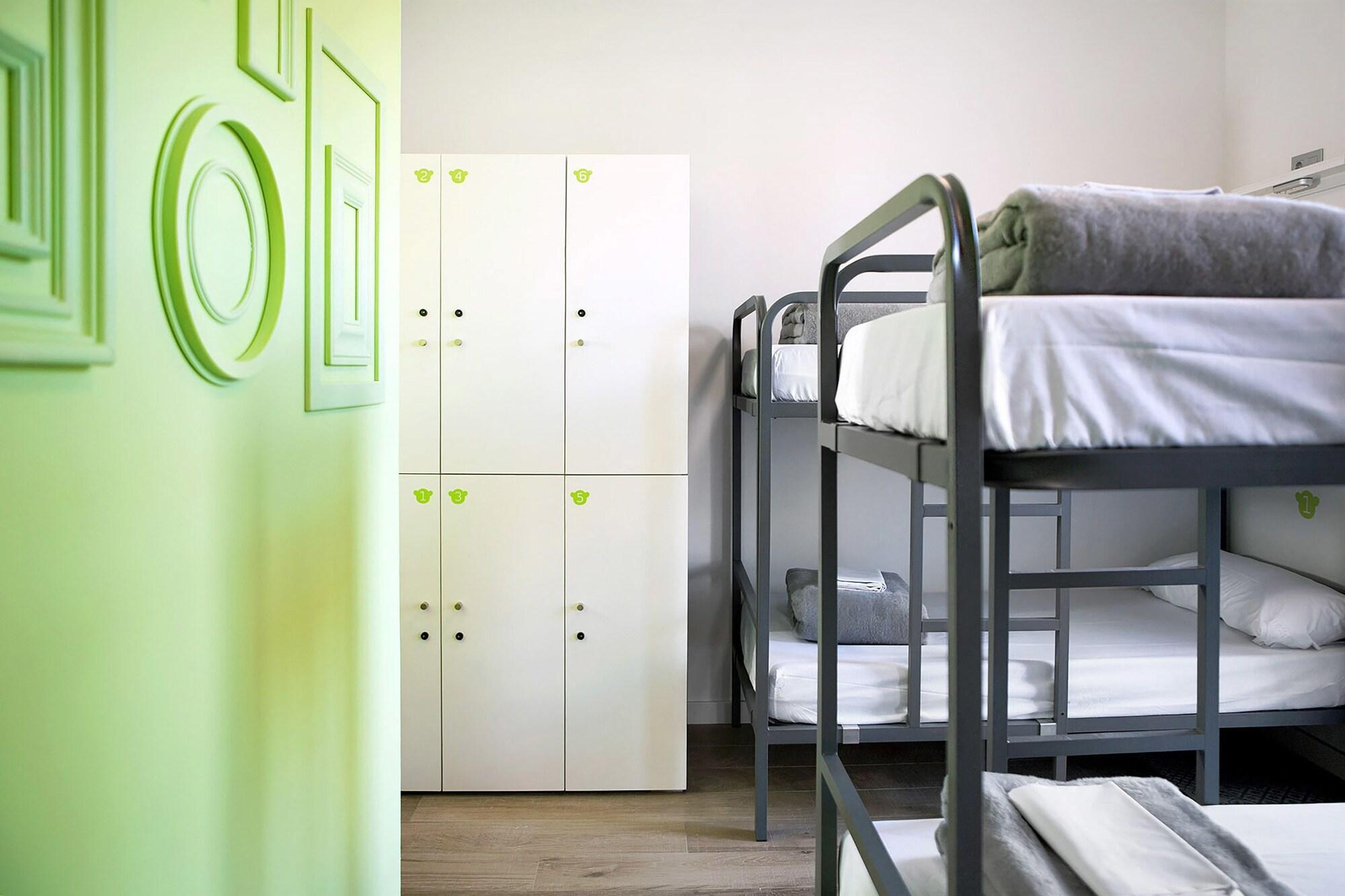 Vista Exterior Meeting Point Hostels