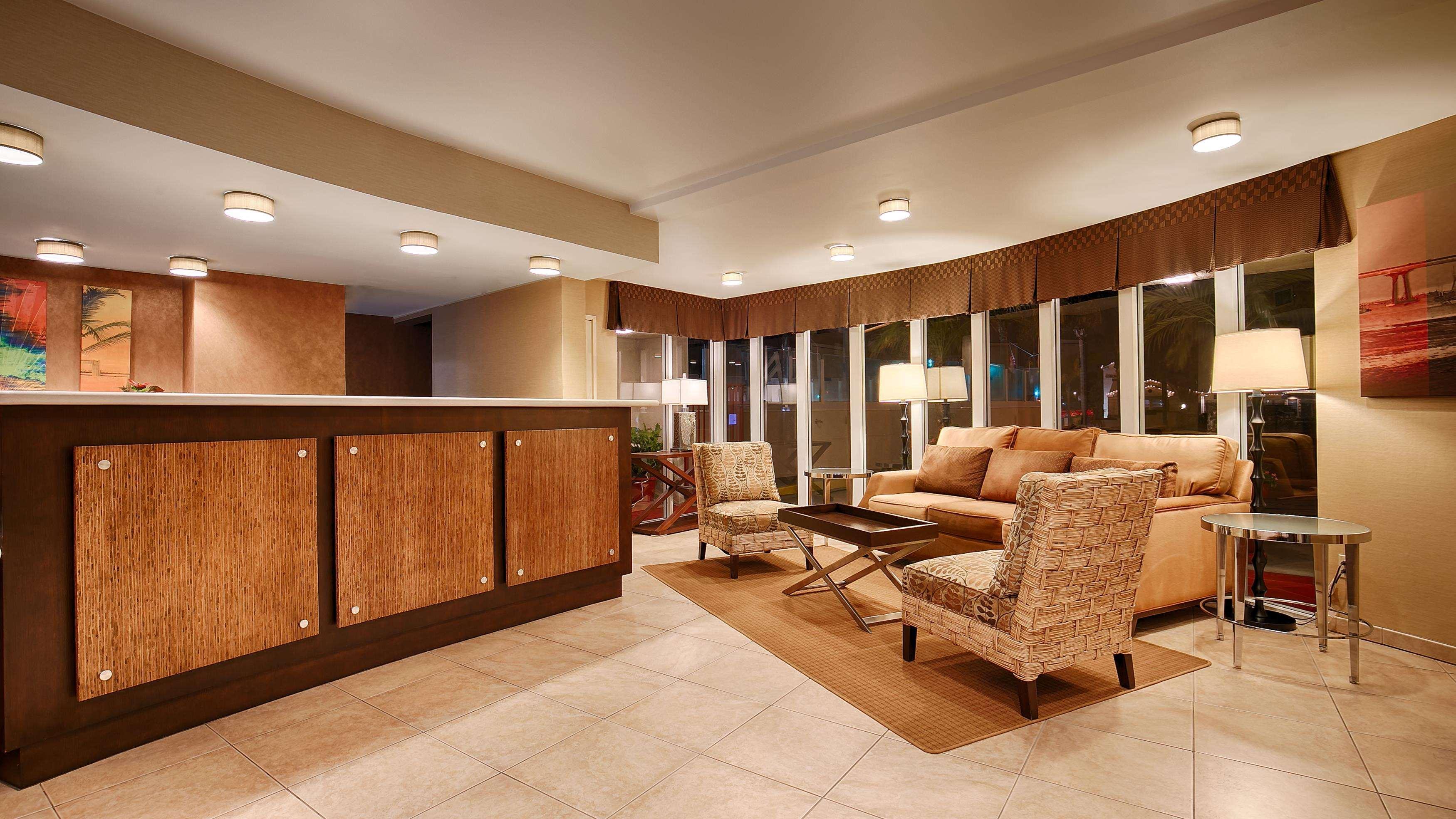 Vista Lobby Best Western Plus Suites Hotel Coronado Island