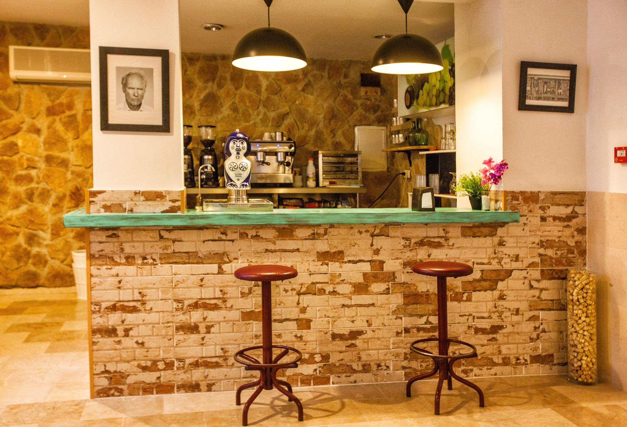 Bar/Salón Posada de las Cuevas