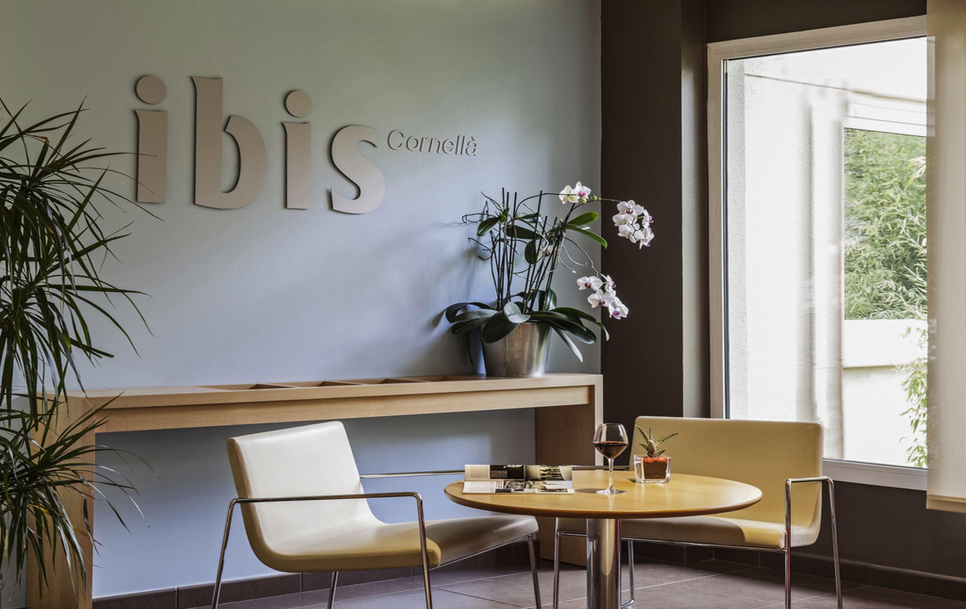 Vista Lobby ibis Barcelona Cornella