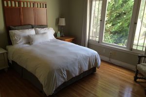 Alquiler Vacacional - Your own 2/1 HOUSE with large GARDENS and remodeled CHEF’S KITCHEN in West LA