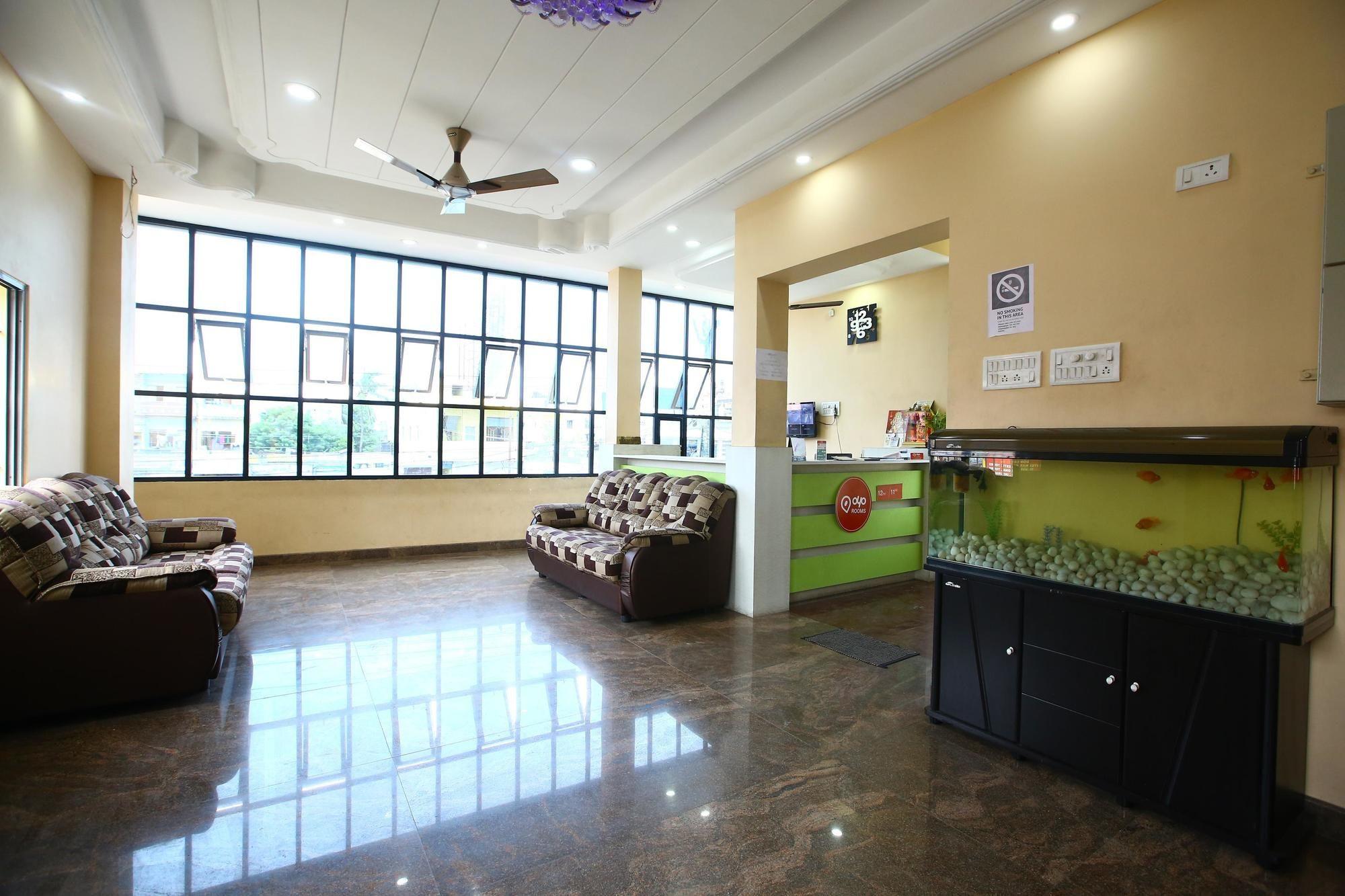 Vista Lobby OYO 1246 Raaj Residency