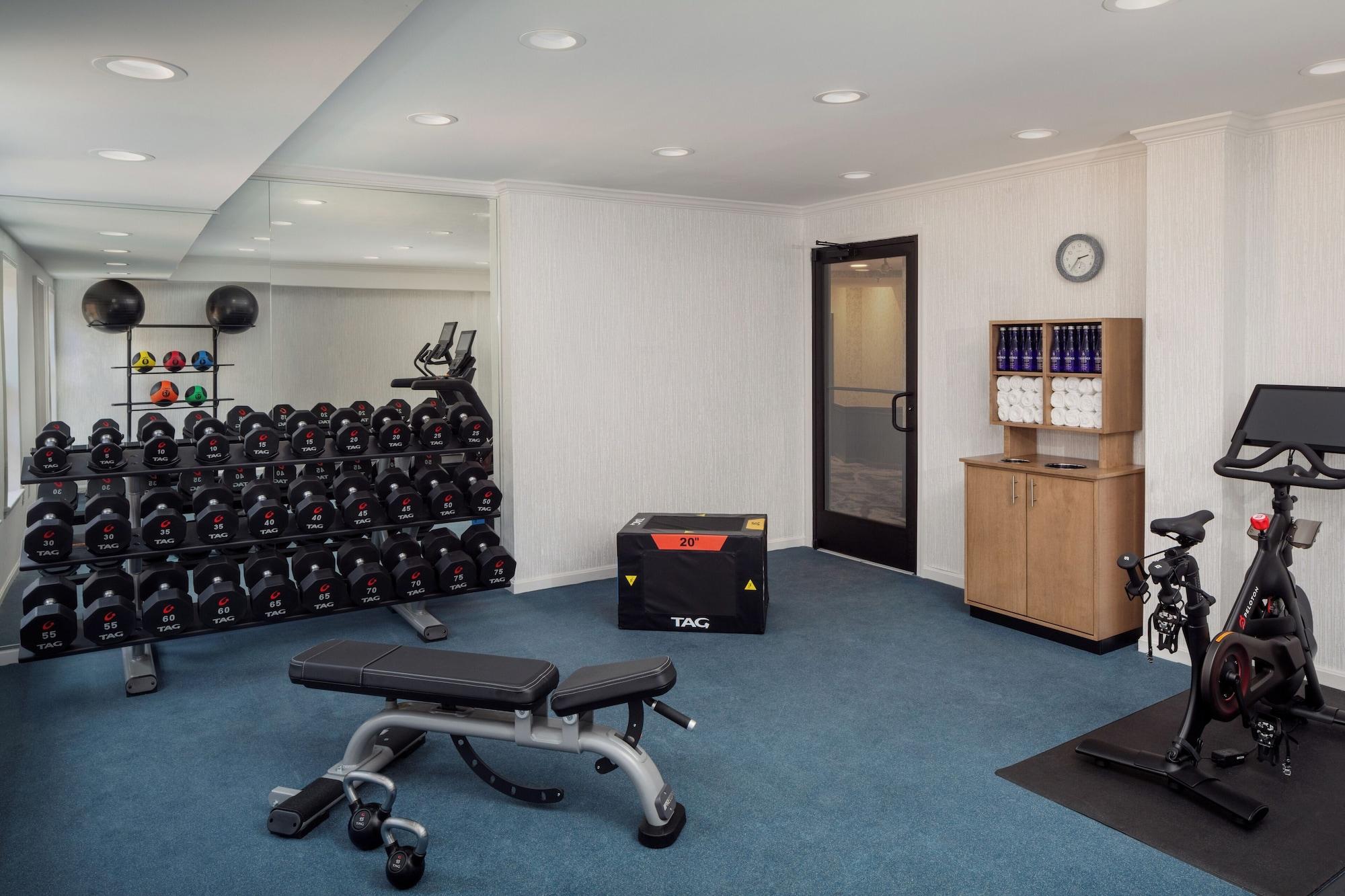 Gimnasio The William Fell Baltimore, Tapestry Collection by Hilton